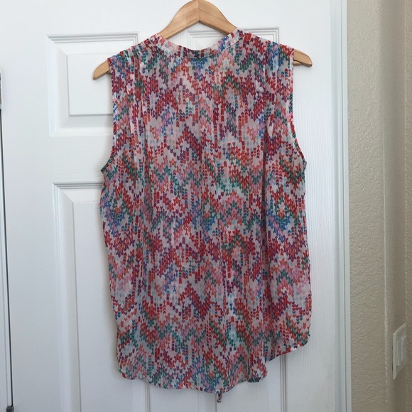 Beautiful, Colorful top - Picture 2 of 5